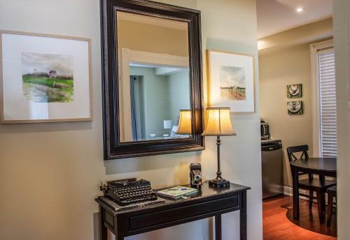 Hotel Newsroom Suites