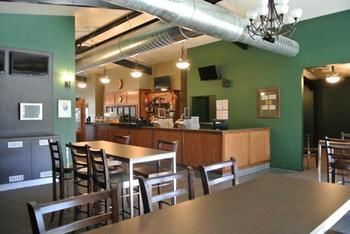 Dooleys Springsure Tavern & Motel