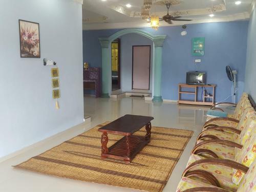 Haji Saif Homestay Whole Semi-d Terrace