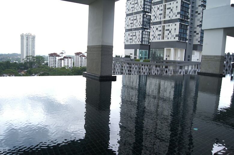 Hotel Twin Galaxy Suites By Iconic Bliss