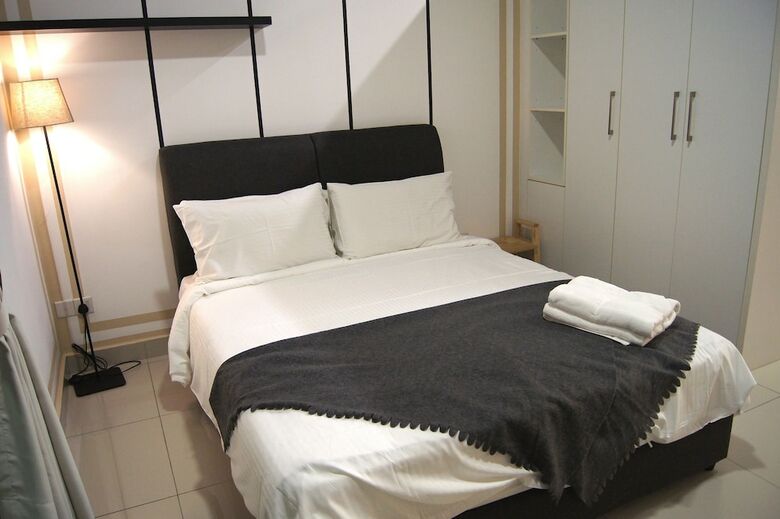 Hotel Twin Galaxy Suites By Iconic Bliss