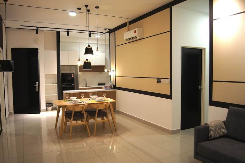 Hotel Twin Galaxy Suites By Iconic Bliss