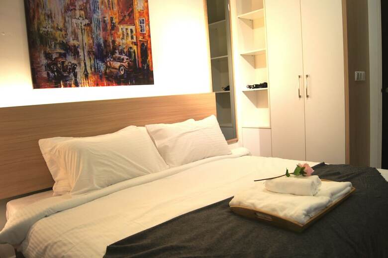 Hotel Twin Galaxy Suites By Iconic Bliss