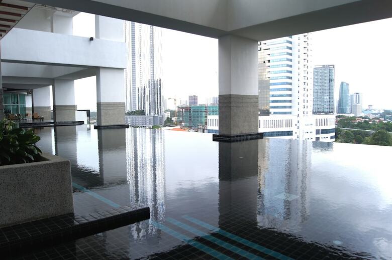 Hotel Twin Galaxy Suites By Iconic Bliss