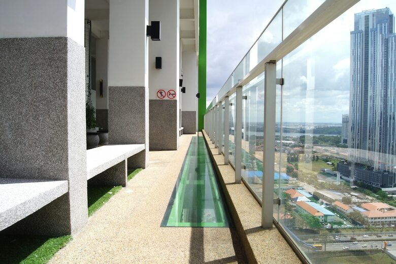 Hotel Twin Galaxy Suites By Iconic Bliss