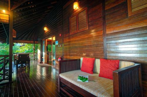 Hotel Bunga Raya Island Resort & Spa