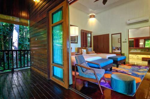 Hotel Bunga Raya Island Resort & Spa