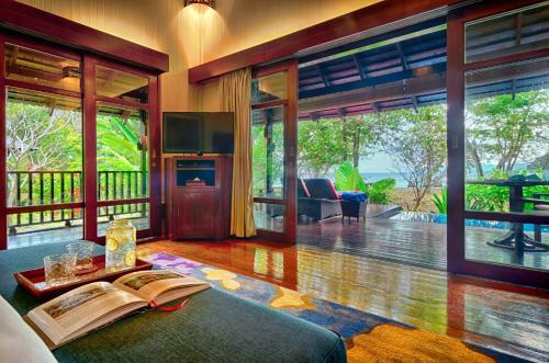 Hotel Bunga Raya Island Resort & Spa