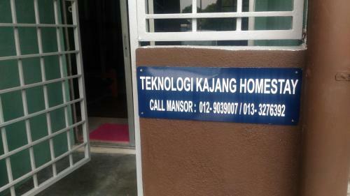 Apartamentos Teknologi Kajang Homestay