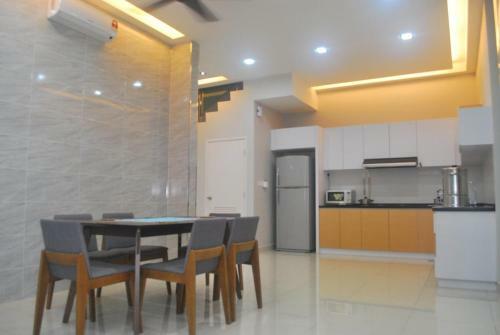 Os Homestay Seri Austin Hills