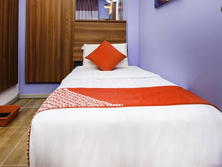Oyo 768 Fajar Baru Boutique Hotel