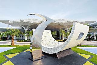 Movenpick Hotel & Convention Centre Klia