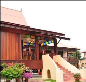Traders Villa - Villa Warisan Melaka