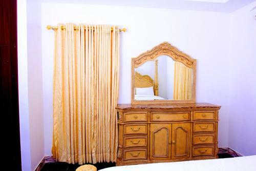 Poshlux Executive Hotel