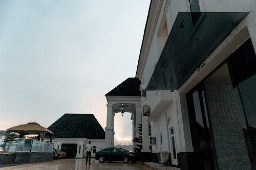 Poshlux Executive Hotel