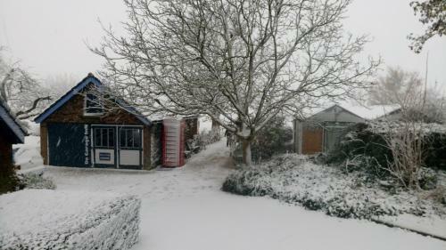 Bed & Breakfast Vrijstaand Vakantiehuisje de Garage Inn