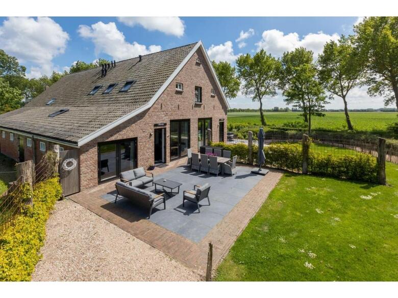 Spacious Mansion In Vrouwenpolder With Terrace