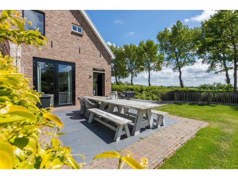 Spacious Mansion In Vrouwenpolder With Terrace