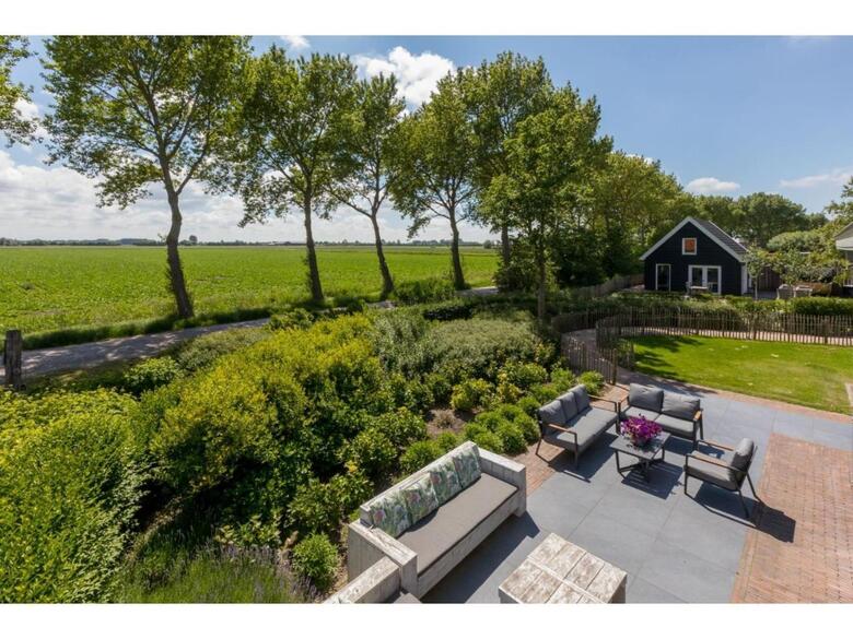 Spacious Mansion In Vrouwenpolder With Terrace