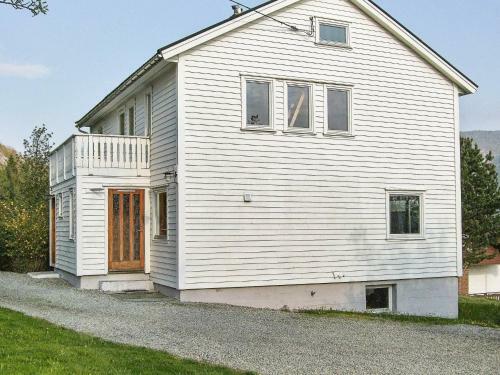 Holiday Home Skiftun