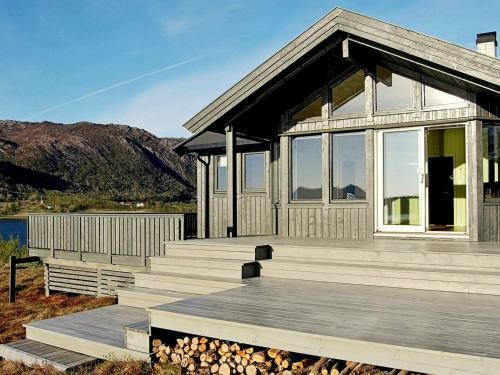 Three-bedroom Holiday Home In Inndyr
