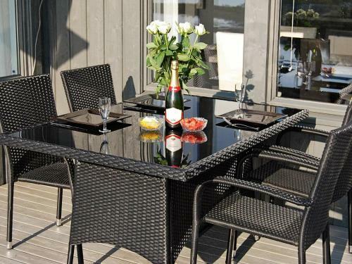 Three-bedroom Holiday Home In Inndyr
