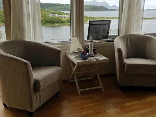 Three-bedroom Holiday Home In Inndyr