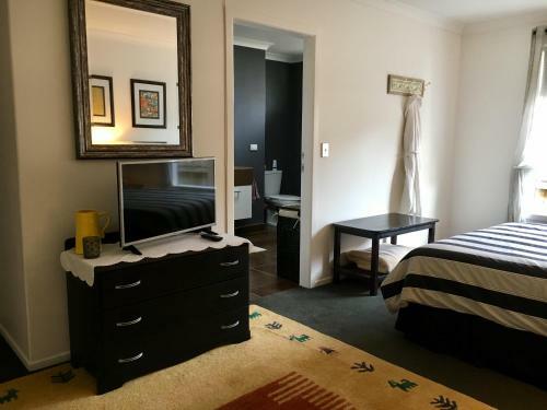 Bed & Breakfast Quiet Cul de Sac Stay