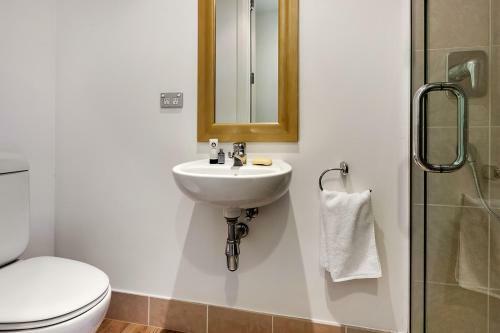 Qv Waterfront Viaduct Private Apartment
