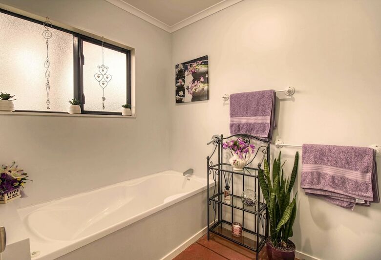 Bed & Breakfast Paeroa Pukeko Lodge