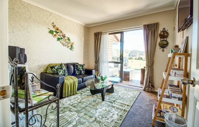 Bed & Breakfast Paeroa Pukeko Lodge