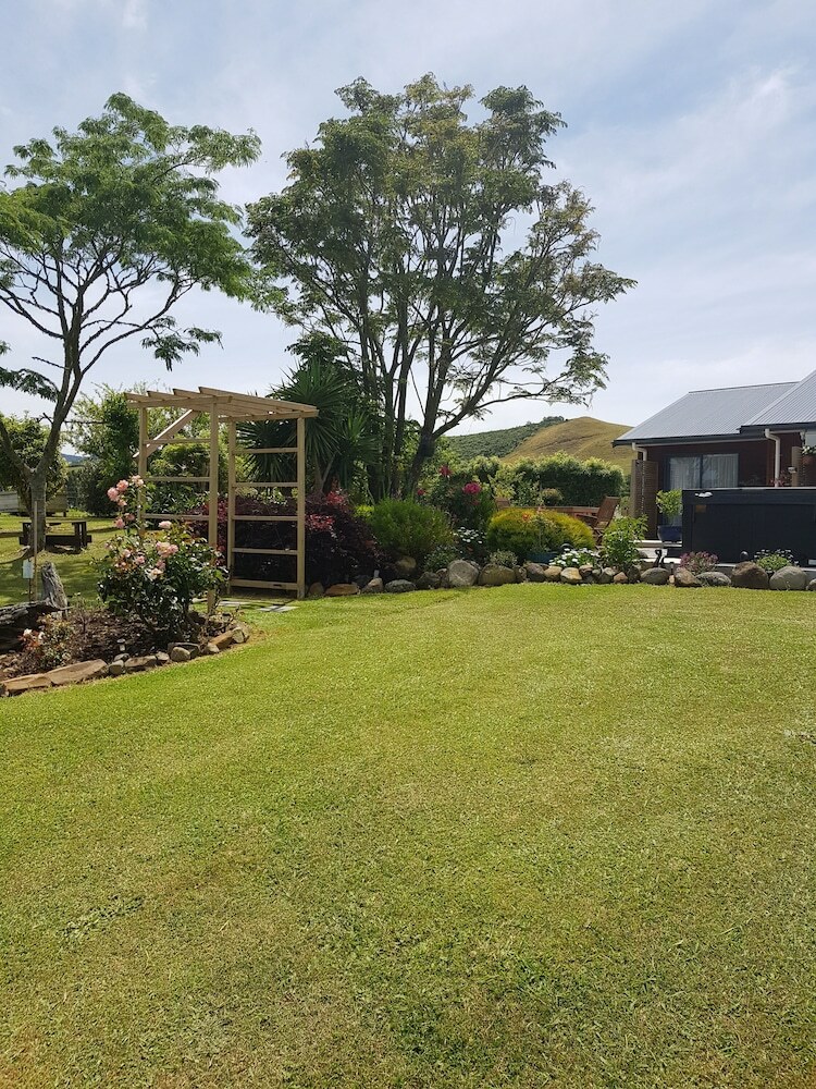 Bed & Breakfast Paeroa Pukeko Lodge