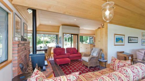 Taupo Treetops Lakestay