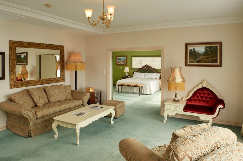 Moose Lodge Estate
