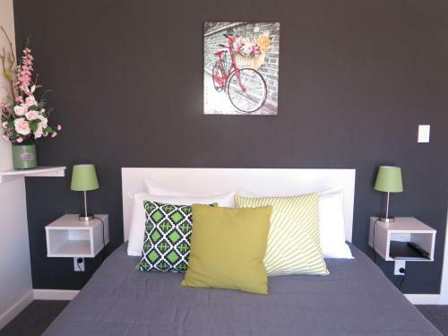 Hotel Wheels And Reels Accommodation