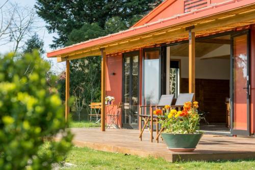 Bed & Breakfast River Road Retreat