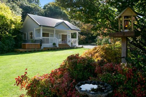 Bed & Breakfast The Retreat Luxury Garden Villa