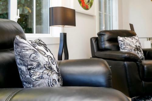 Bed & Breakfast The Retreat Luxury Garden Villa