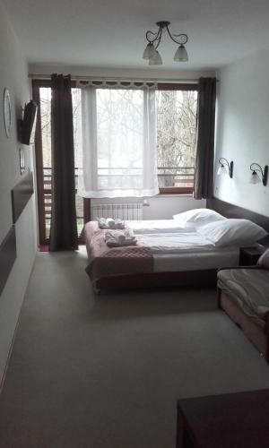 Hostal H R & A Polaris