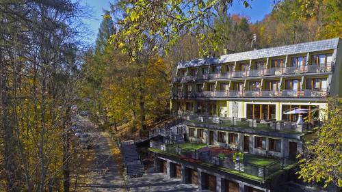 Hostal H R & A Polaris