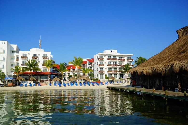 Hotel Imperial Las Perlas