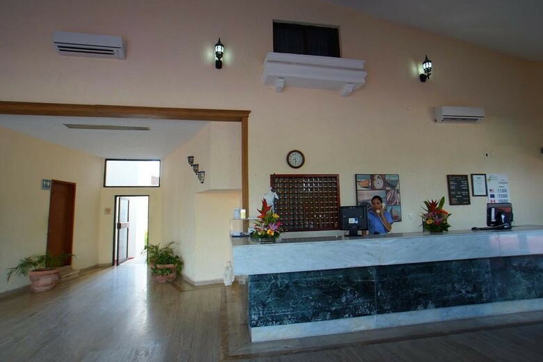 Hotel Imperial Las Perlas