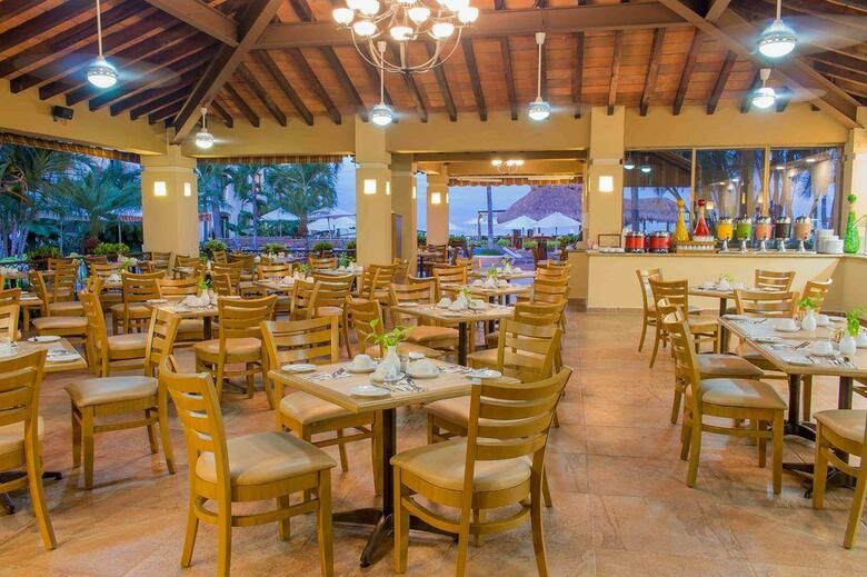 Hotel Plaza Pelicanos Grand Beach Resort