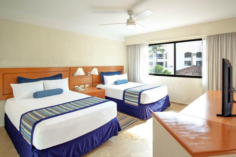 Hotel Plaza Pelicanos Grand Beach Resort