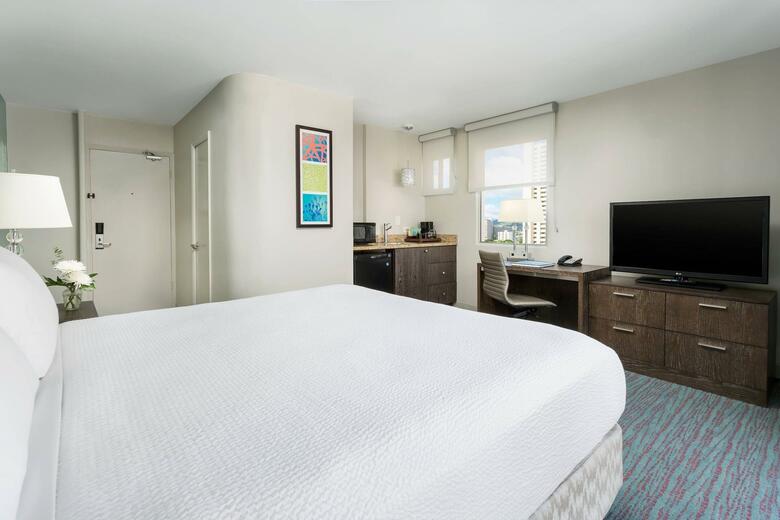 Hotel Courtyard By Marriott Waikiki Beach