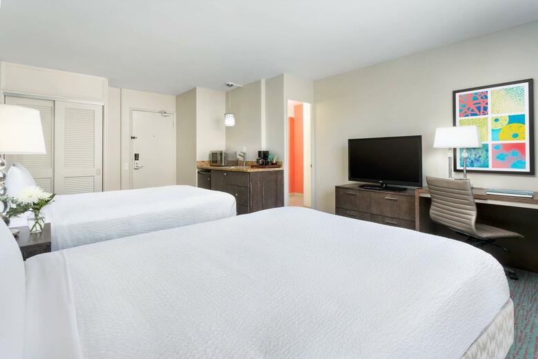 Hotel Courtyard By Marriott Waikiki Beach