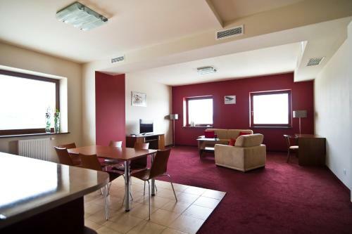 Hotel Aviator