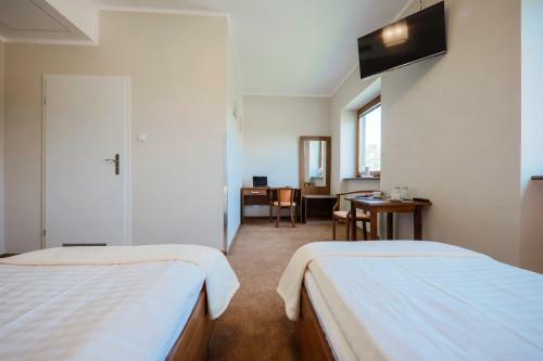 Hotel Aviator