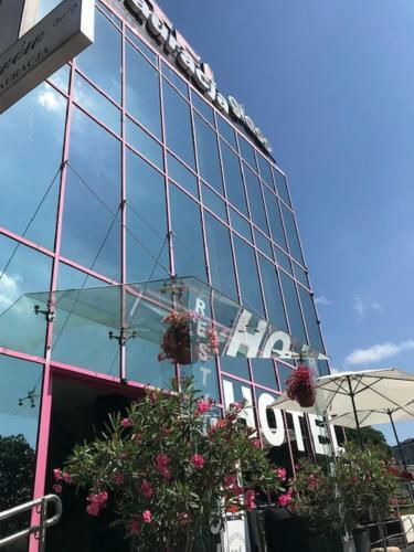 Hotel & Restauracja Glass