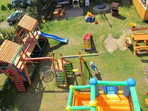 Hostal Dworek Karwia Wiosenna 8